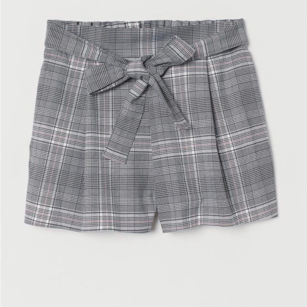 Plaid shorts with front tie